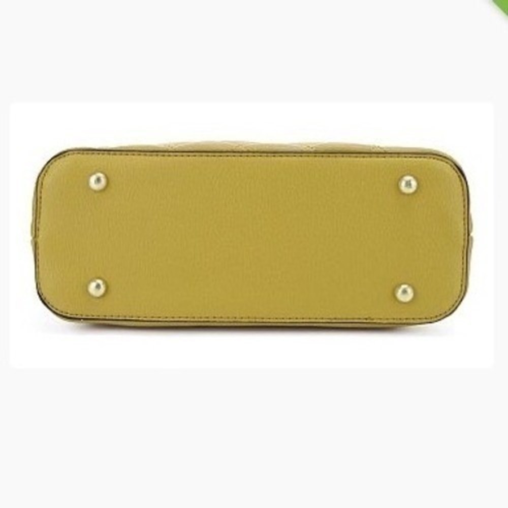 Quilted Crossbody Bag - Vegan Leather - Picture 4 of 9
